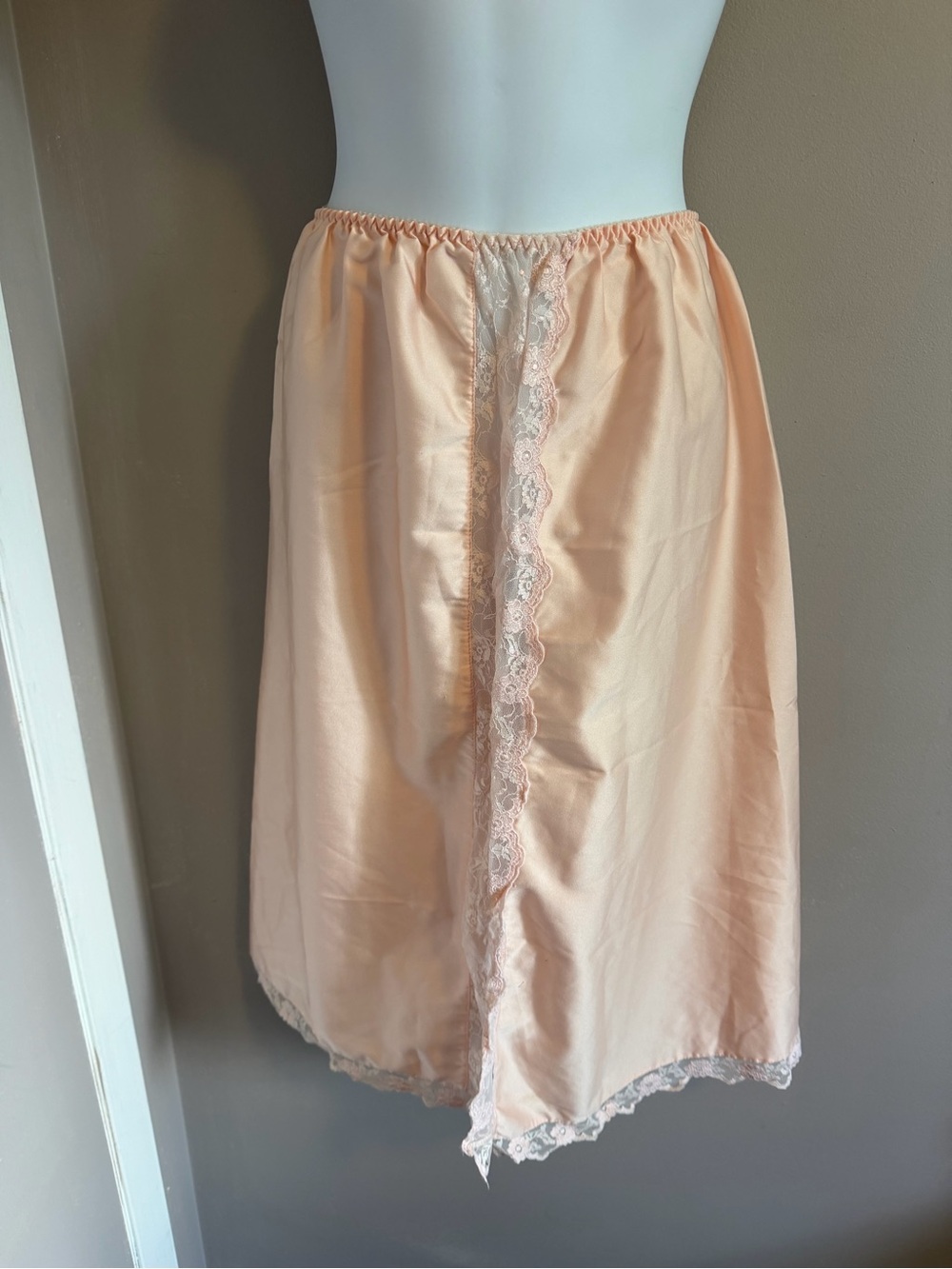 Vintage St Michael Lace Trim Coquette Waist Slip Peach UK Size 14-16 US 10/12